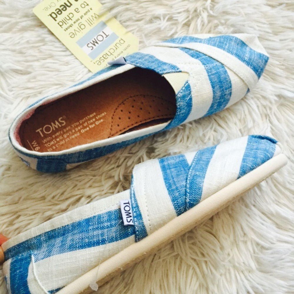 TOMS Classics Resort Striped Slip On Flats - Picture 2 of 6